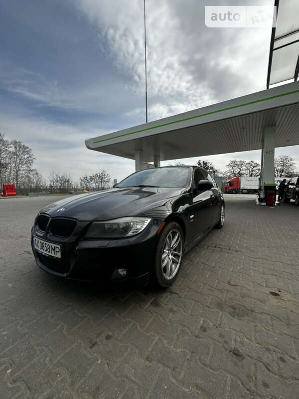 Седан BMW 3 Series 2010 в Валках