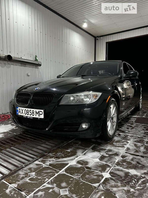 Седан BMW 3 Series 2010 в Валках