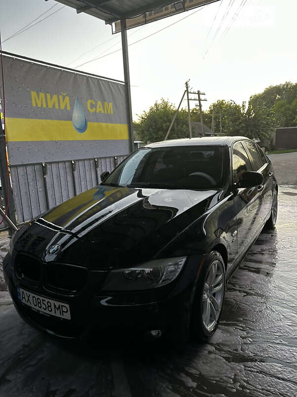 Седан BMW 3 Series 2010 в Валках