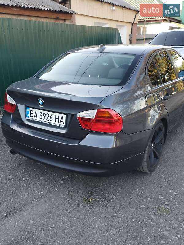 Седан BMW 3 Series 2005 в Знам'янці