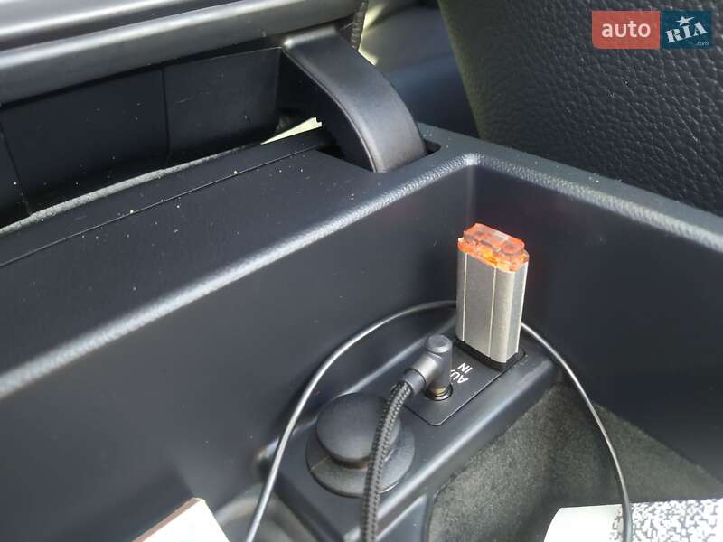 Седан BMW 3 Series 2009 в Львове