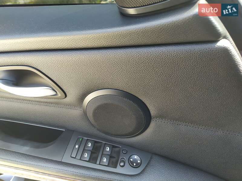 Седан BMW 3 Series 2009 в Львове