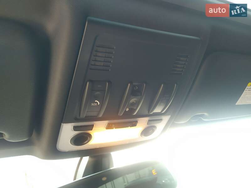 Седан BMW 3 Series 2009 в Львове