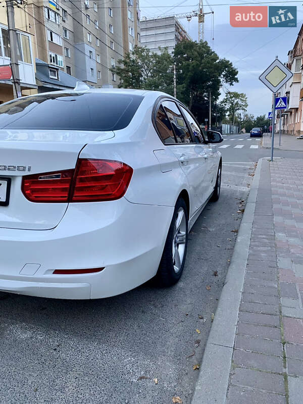 Седан BMW 3 Series 2013 в Ивано-Франковске