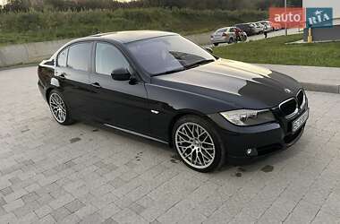 Седан BMW 3 Series 2010 в Новояворовске