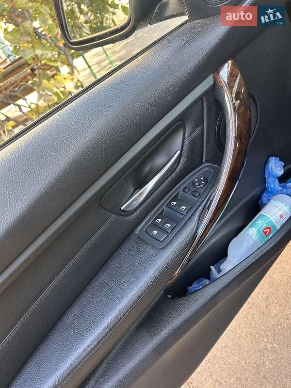 Седан BMW 3 Series 2014 в Млинове фото 9 Седан BMW 3 Series 2014 в Млинове
