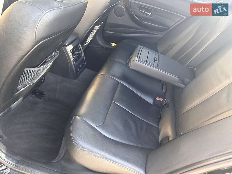 Седан BMW 3 Series 2014 в Млинове фото 28 Седан BMW 3 Series 2014 в Млинове