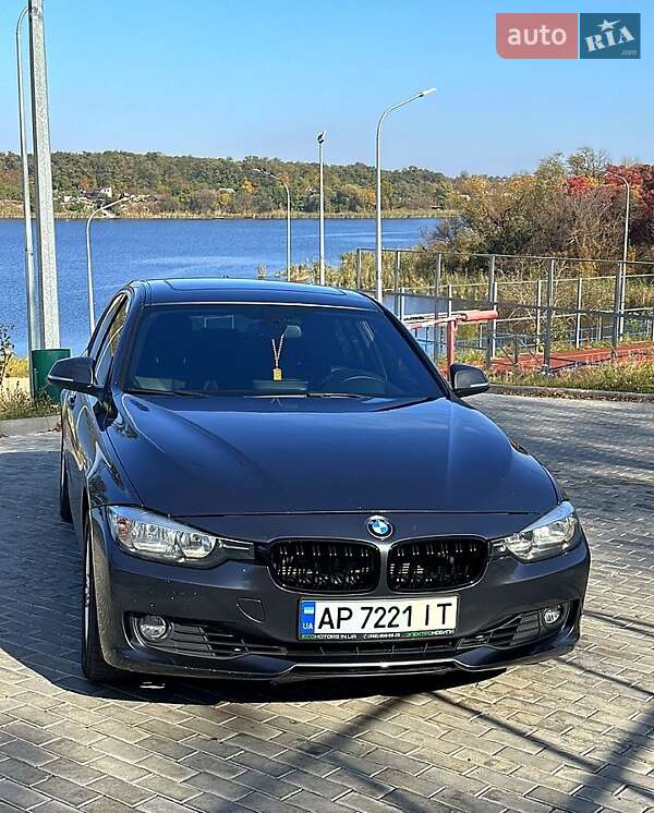 Седан BMW 3 Series 2015 в Запорожье