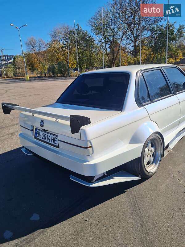 Седан BMW 3 Series 1986 в Одессе