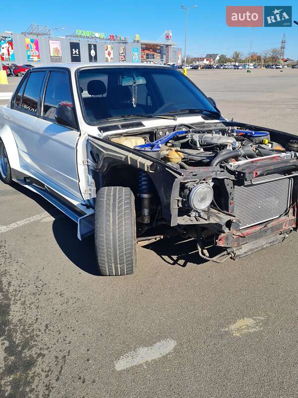 Седан BMW 3 Series 1986 в Одессе