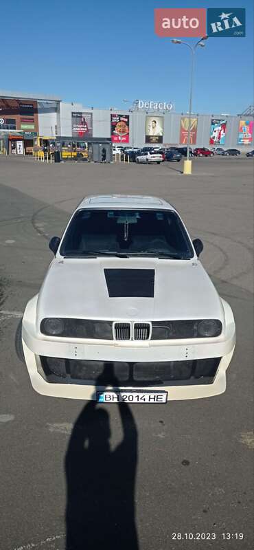 Седан BMW 3 Series 1986 в Одессе