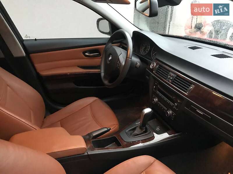 Седан BMW 3 Series 2011 в Тернополе