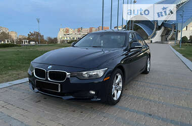 Седан BMW 3 Series 2014 в Южному