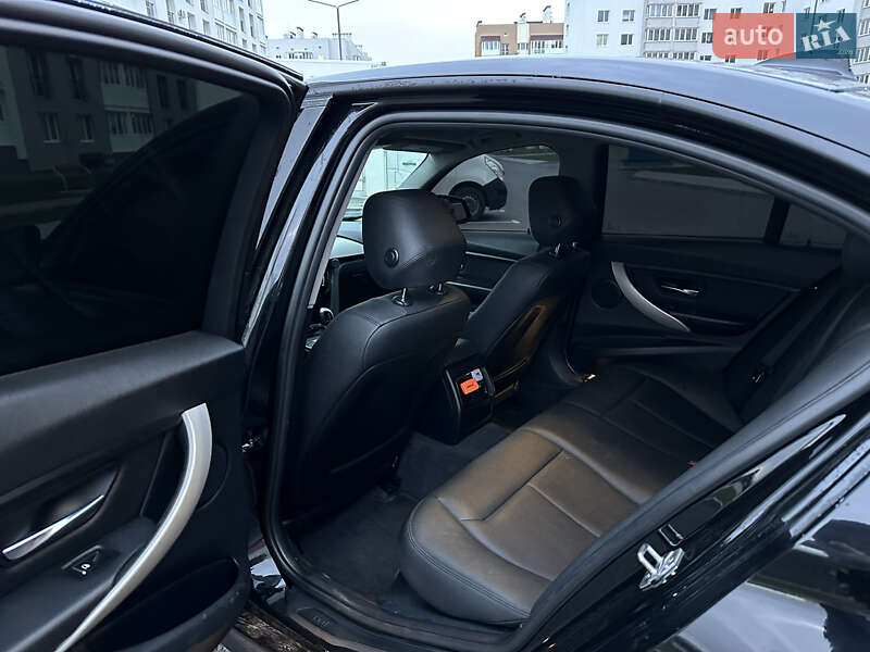 Седан BMW 3 Series 2015 в Виннице