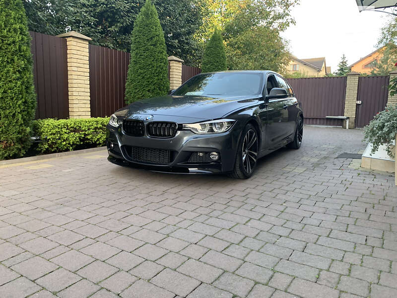 Седан BMW 3 Series 2018 в Ивано-Франковске
