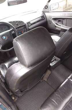 Седан BMW 3 Series 1992 в Одесі