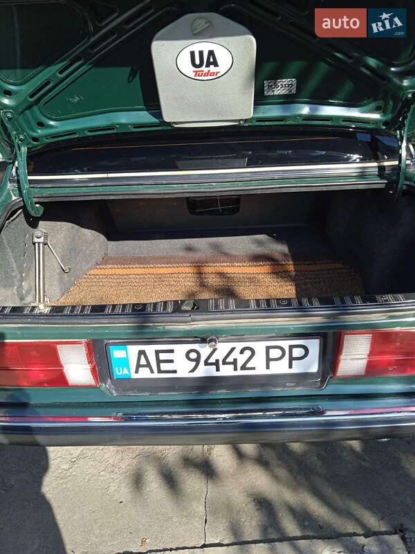 Седан BMW 3 Series 1986 в Синельниково