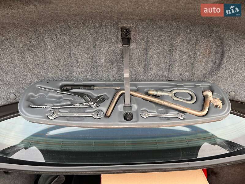 Седан BMW 3 Series 2000 в Гайвороні