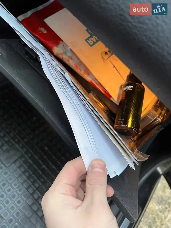 Седан BMW 3 Series 2000 в Гайвороні документ