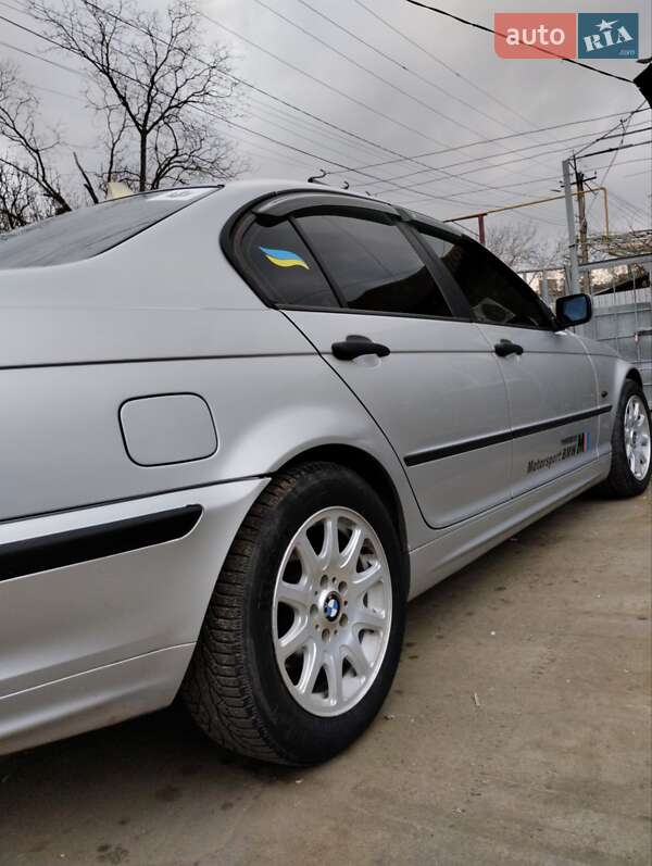 Седан BMW 3 Series 2000 в Рени