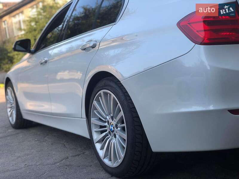 Седан BMW 3 Series 2012 в Запоріжжі