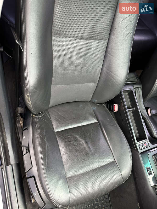 Седан BMW 3 Series 2000 в Житомирі