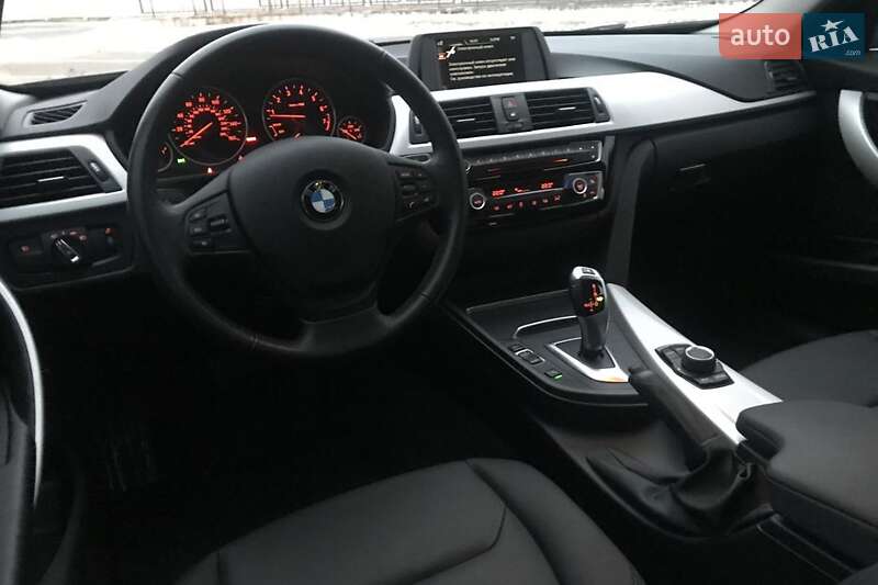 Седан BMW 3 Series 2017 в Киеве