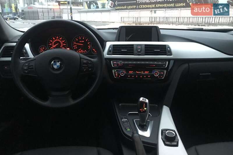 Седан BMW 3 Series 2017 в Киеве