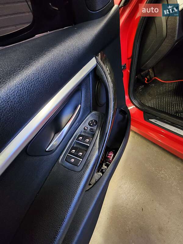 Седан BMW 3 Series 2016 в Вышгороде