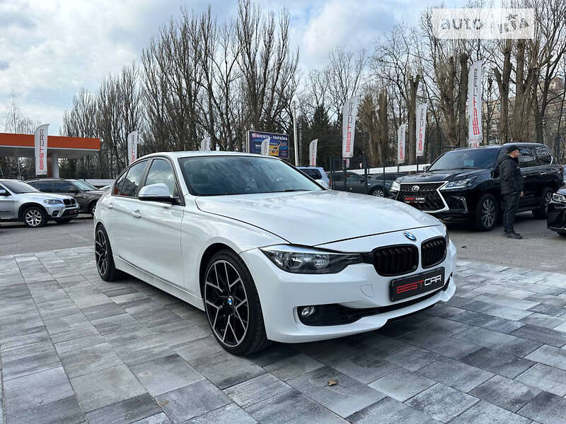 Седан BMW 3 Series 2014 в Виннице