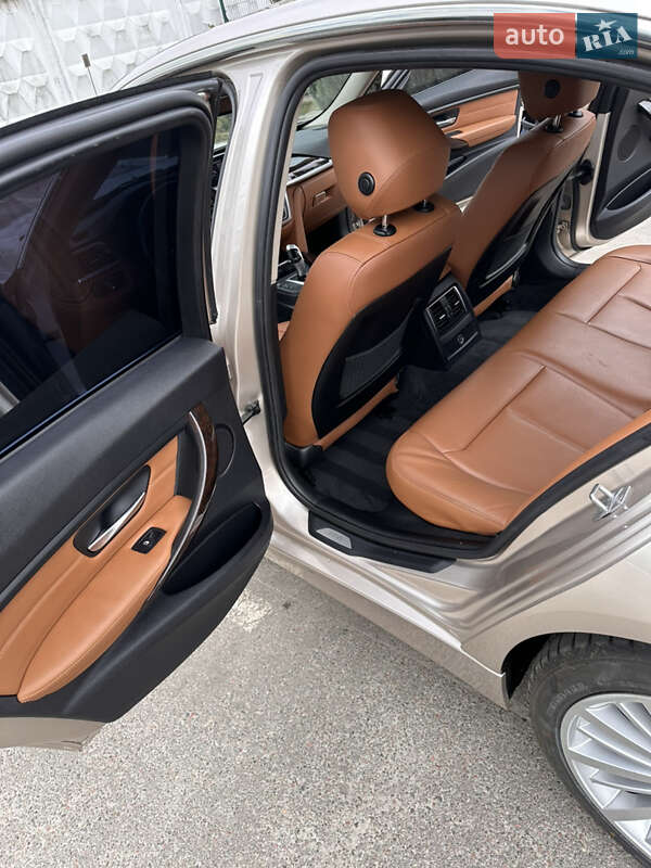 Седан BMW 3 Series 2015 в Києві