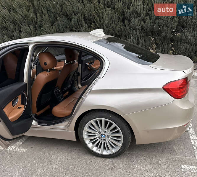 Седан BMW 3 Series 2015 в Києві