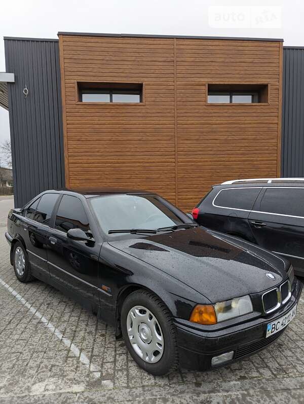Седан BMW 3 Series 1996 в Львове