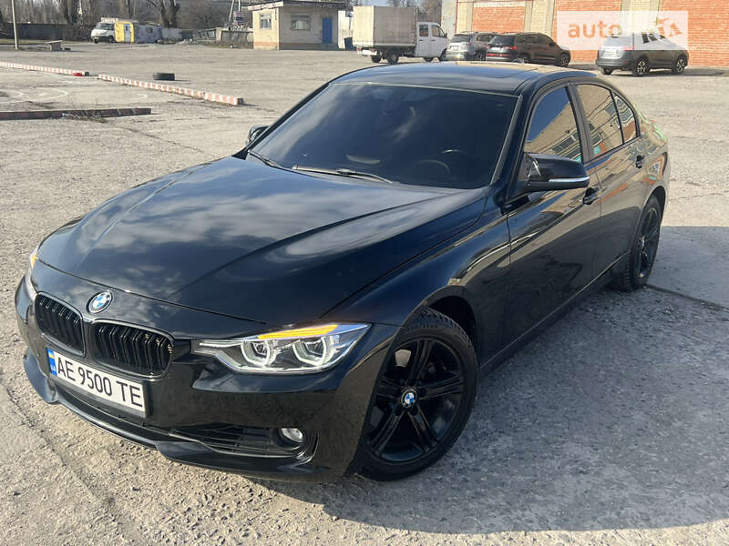 Седан BMW 3 Series 2014 в Новомосковске