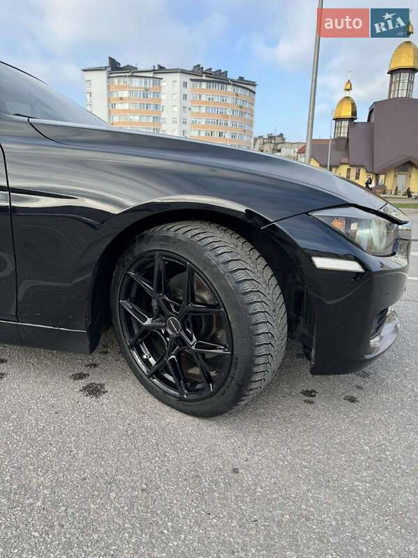 Седан BMW 3 Series 2015 в Ивано-Франковске