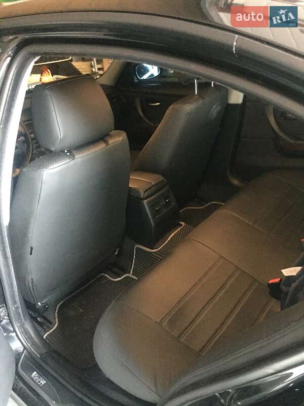 Седан BMW 3 Series 2008 в Іршаві
