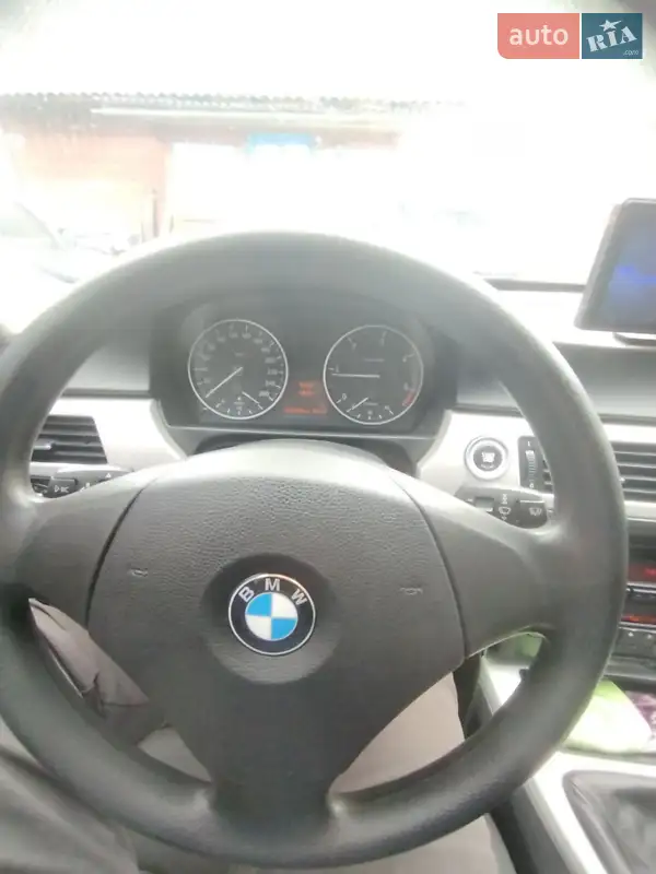 Седан BMW 3 Series 2010 в 