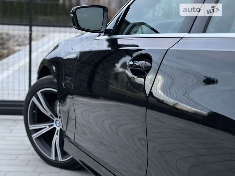 Седан BMW 3 Series 2019 в Львові