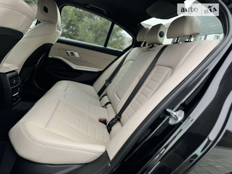 Седан BMW 3 Series 2019 в Львові