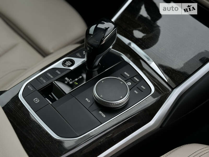 Седан BMW 3 Series 2019 в Львові