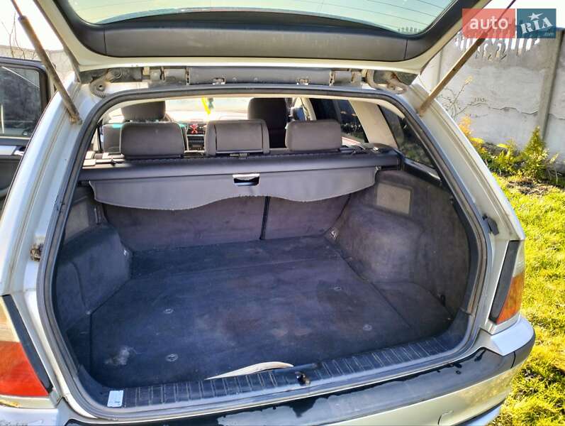 Универсал BMW 3 Series 2001 в Шацке