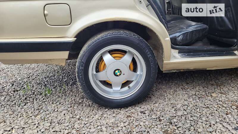 Седан BMW 3 Series 1986 в Ужгороде