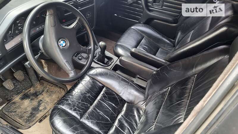 Седан BMW 3 Series 1986 в Ужгороде