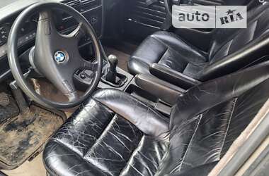 Седан BMW 3 Series 1986 в 