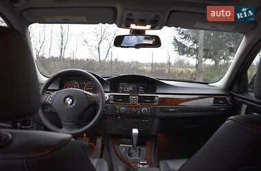 Седан BMW 3 Series 2011 в Львове