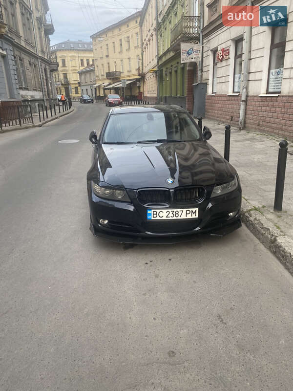 Седан BMW 3 Series 2011 в Львове