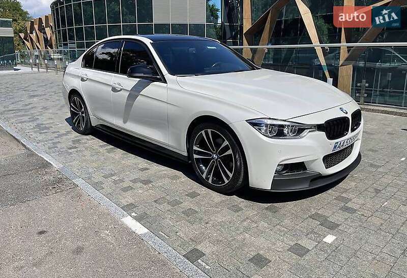 Седан BMW 3 Series 2016 в Киеве