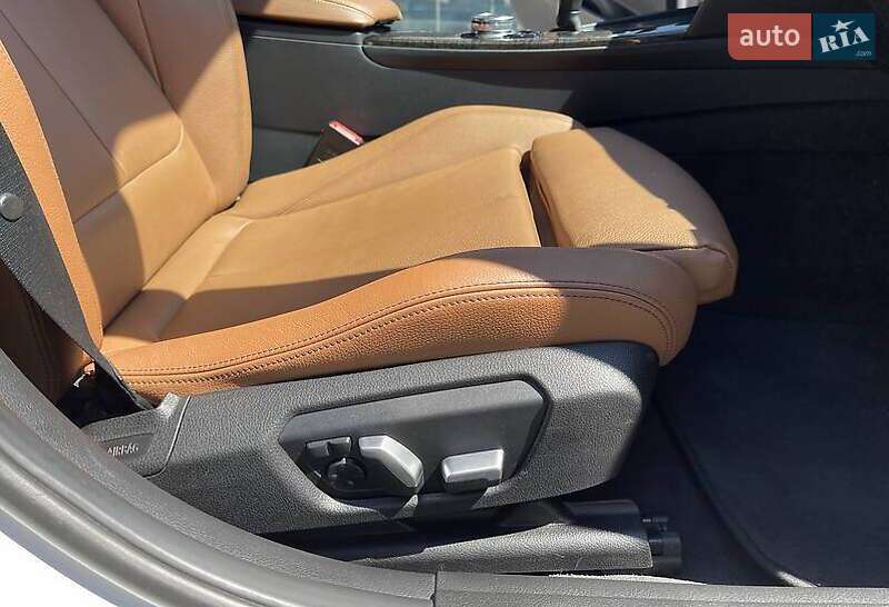 Седан BMW 3 Series 2016 в Киеве