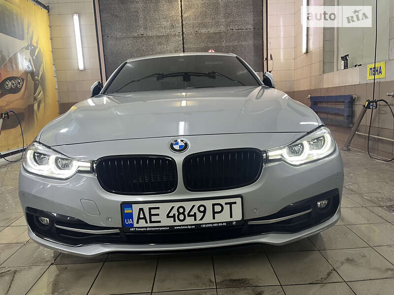 Седан BMW 3 Series 2016 в Павлограде