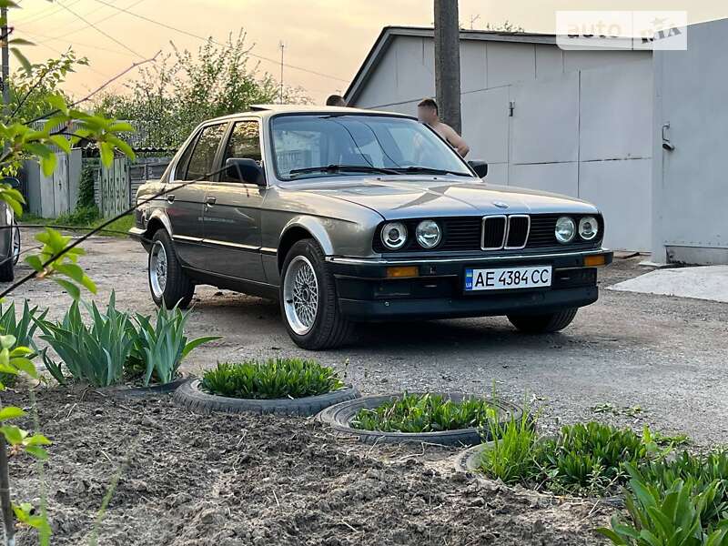 Седан BMW 3 Series 1986 в Днепре